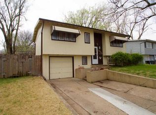 3333 SW Lakeside Dr, Topeka, KS 66614