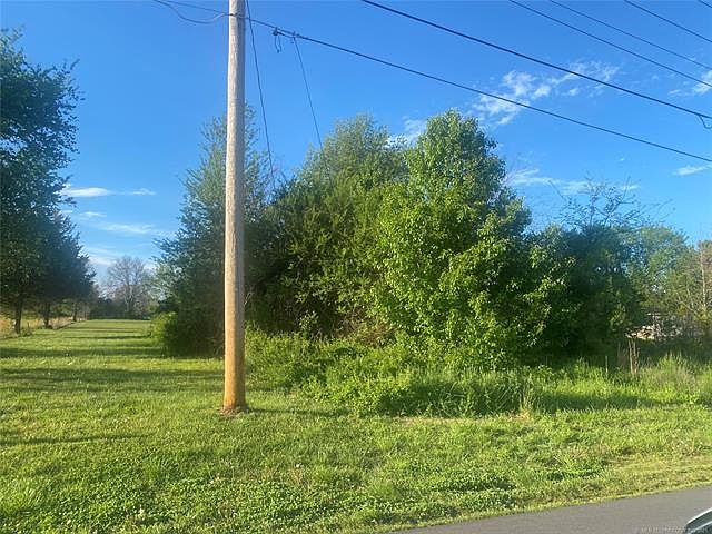 2nd image of 1519 E Allen Rd
