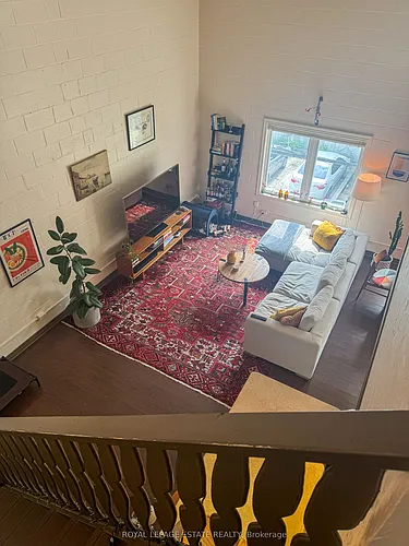 325 Queen St E #2D Photo 1