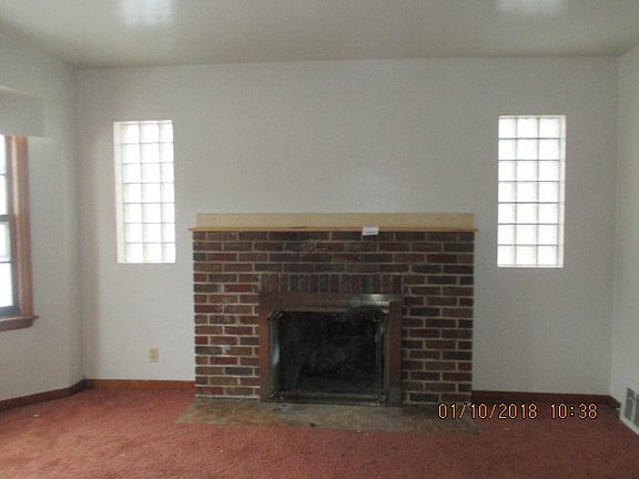 3rd image of 115 Broadway Ave