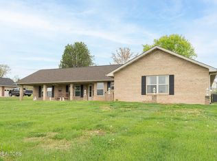 525 Southview Cir, Kodak, TN 37764