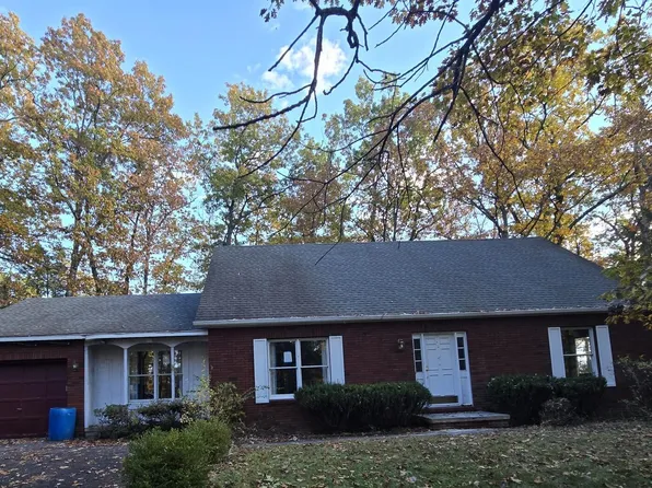 27 Hemlock Dr, Lock Haven, PA 17745