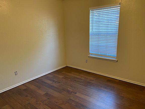 4th image of 2300 Heatherfield Ln