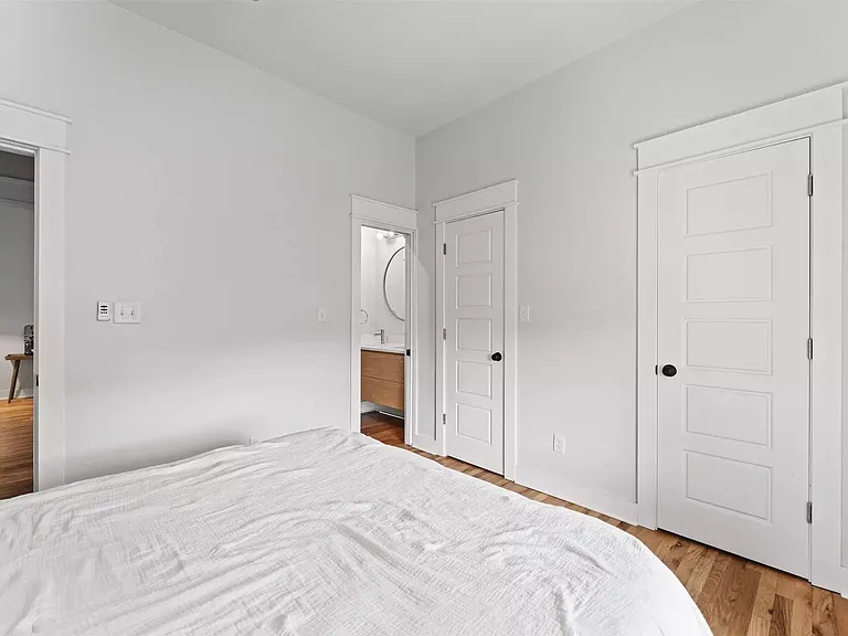 1012 Burnett Ave — Photo 17