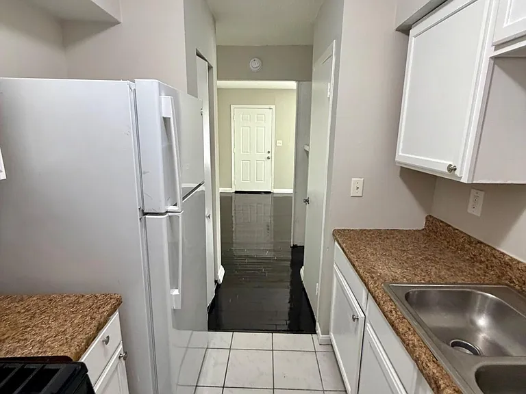 230 Rosser St SW #A — Photo 9