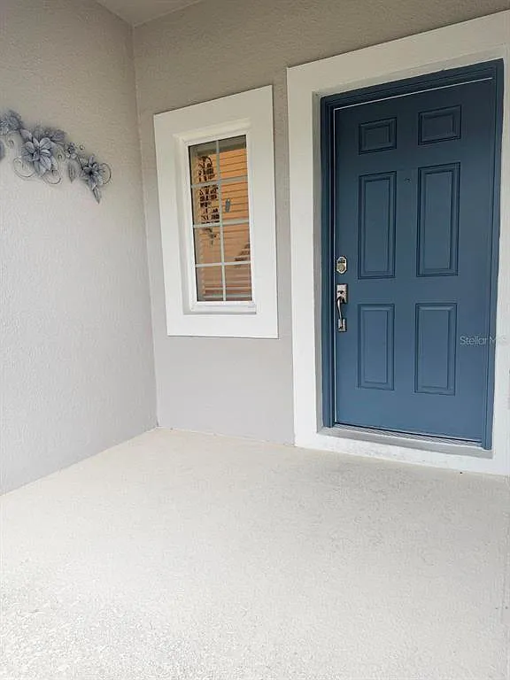 3 bed, 2.5 bath, 1373 sqft, $2,350 — Photo 2