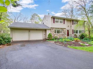 12 Dorset Ln, Manchester, CT 06042