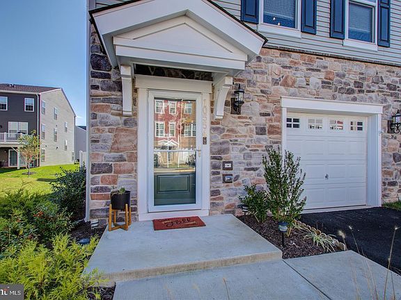 3rd image of 10554 Hinton Way