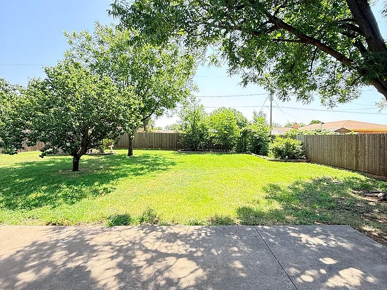 1039 Harris Ln — Photo 30