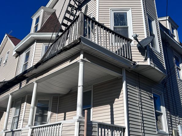 111 Burnett St Floor 3