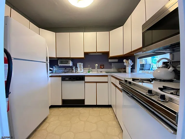 9400 Atlantic Ave #913 — Photo 12