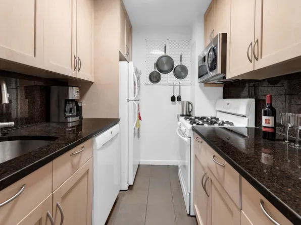 382 Central Park West image 1 of 17