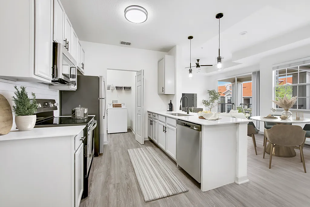 Halston Citrus Ridge — Photo 1