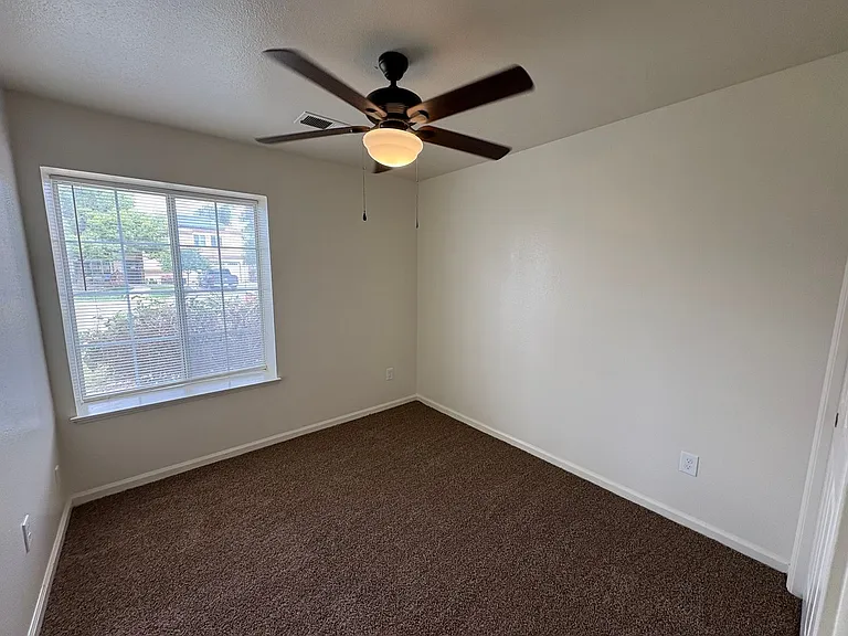 723 N Simon St — Photo 13