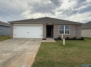 4029 McKenzie Dr SW, Decatur, AL 35603