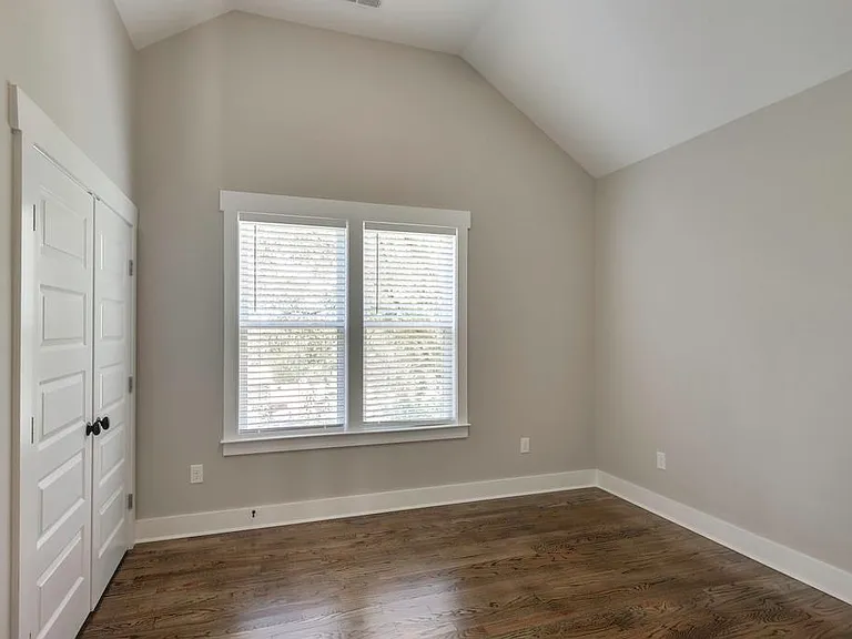 1112 Walsh St #B — Photo 26