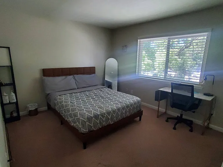La Riviera Dr — Photo 4