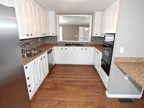 2nd image of 1805 Woodmont Dr