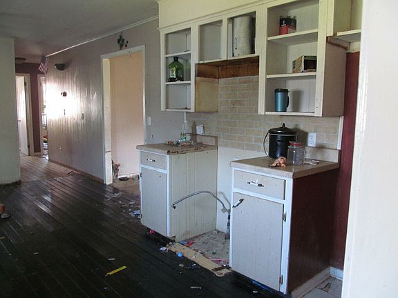 5th image of 2502 SE 2nd St
