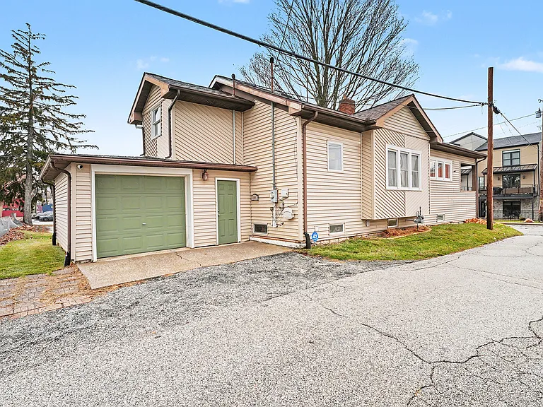 154 Morgan Blvd — Photo 16