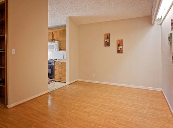 4th image of 122 Cabana Dr