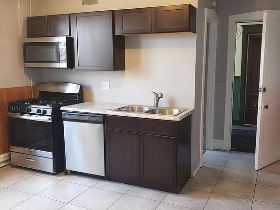 2nd image of 1001 Garfield St Floor 2