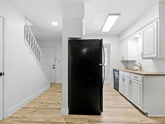 5th image of 2729 Hurstview Dr APT C
