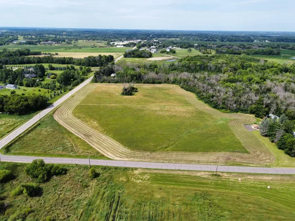 1 Drake Dr, Maple Plain, MN 55359