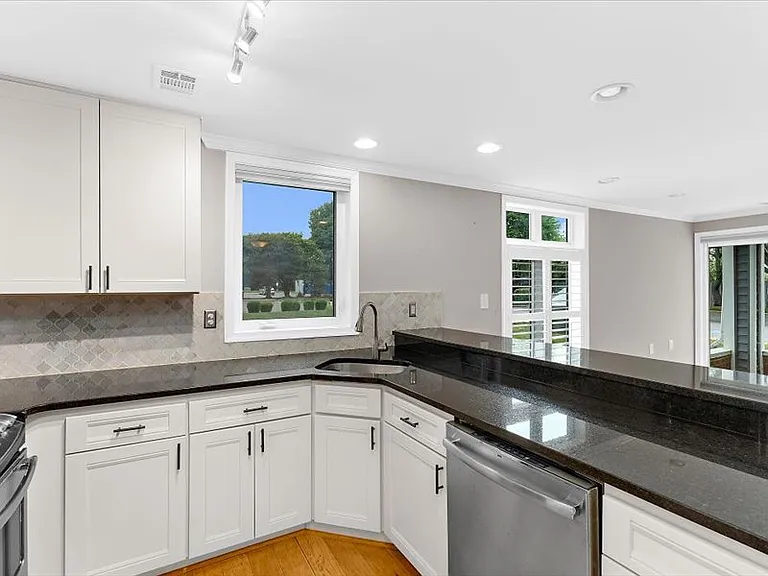 1134 Lake Heron Dr #1B — Photo 26