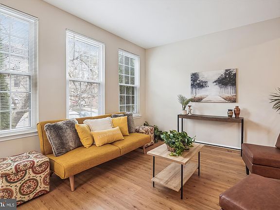 3rd image of 15565 Winding Creek Dr