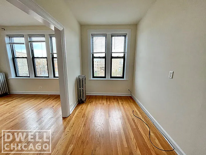 2704 N Sawyer Ave #315 — Photo 3