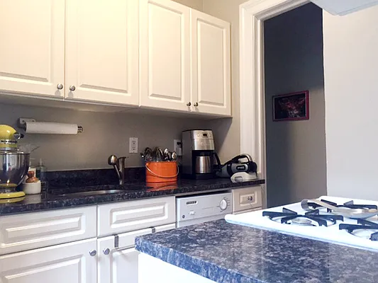 Rented by LIVING QUARTERS NY INC | media 14