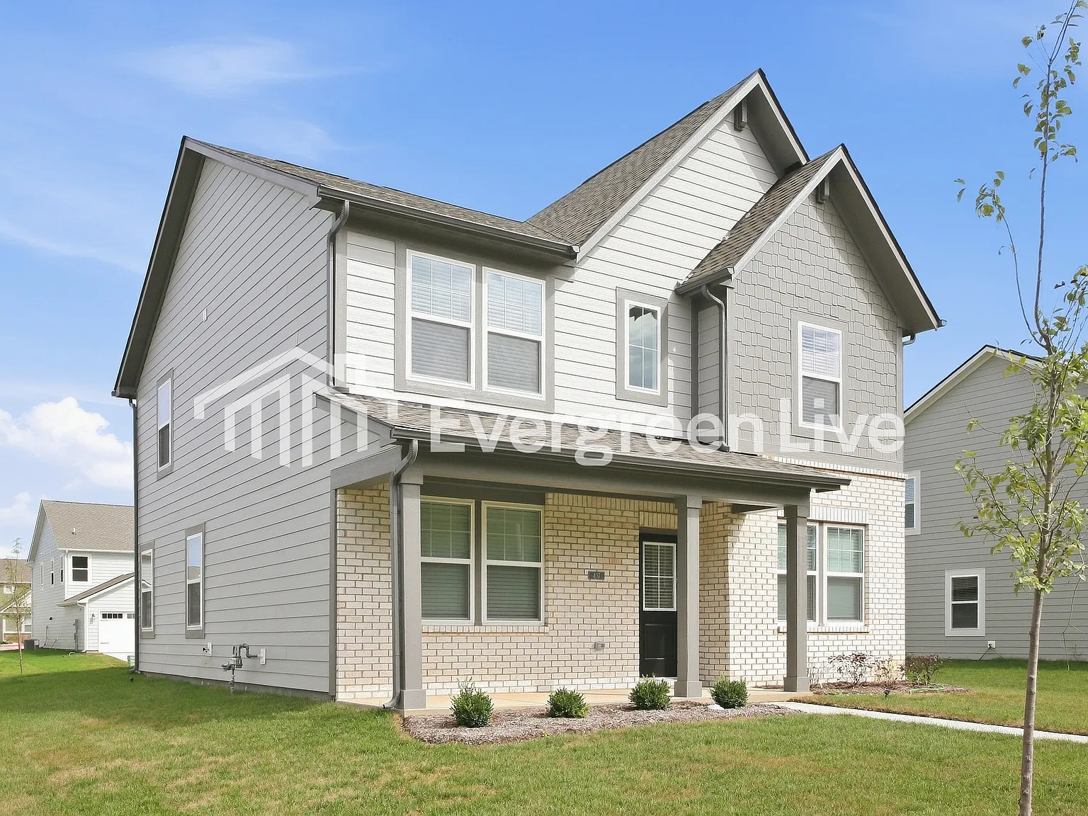 4 bed, 3.0 bath, 2329 sqft, $2,190 — Photo 2