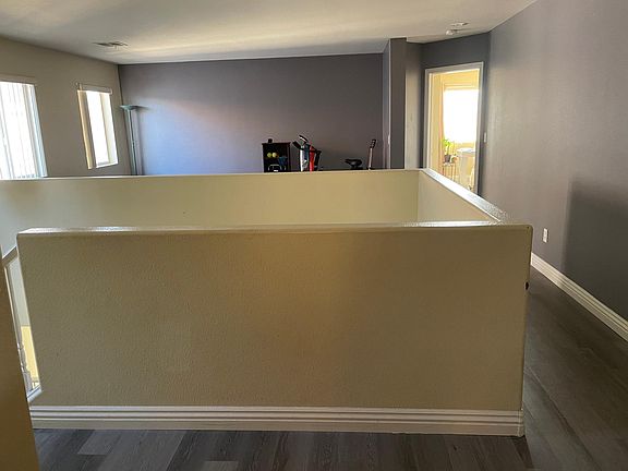 4th image of 9537 Perennial View Ave