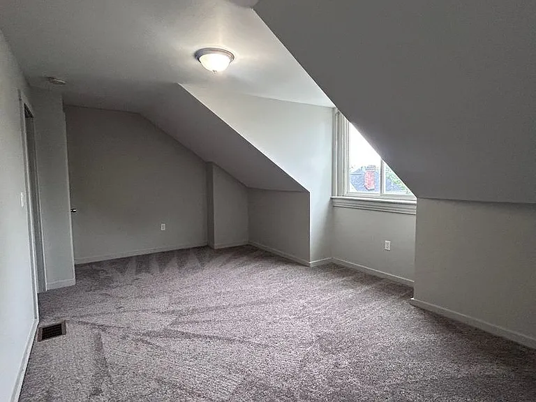 2240 Wilson Ave — Photo 20