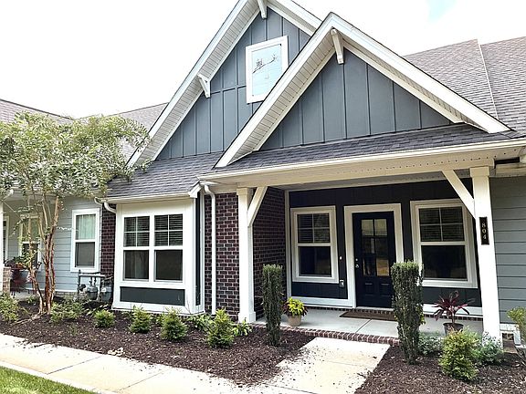 3rd image of 804 Cottage House Ln