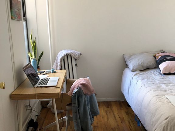 5th image of 529 5th St APT 3R