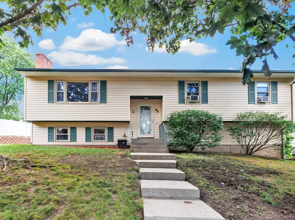 86 Kendall Circle, Waterbury, CT 06708