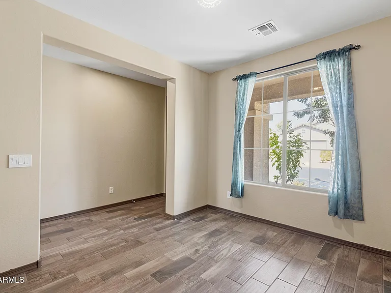 7422 S 28th Pl — Photo 8
