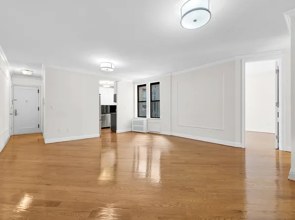 226 East 70th Street image 1 of 17