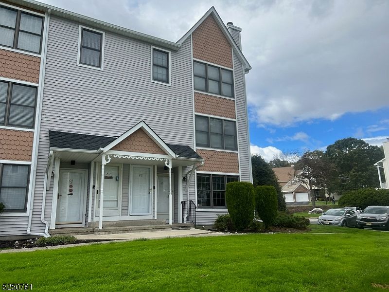 1st image of 66 Heritage Ln #66