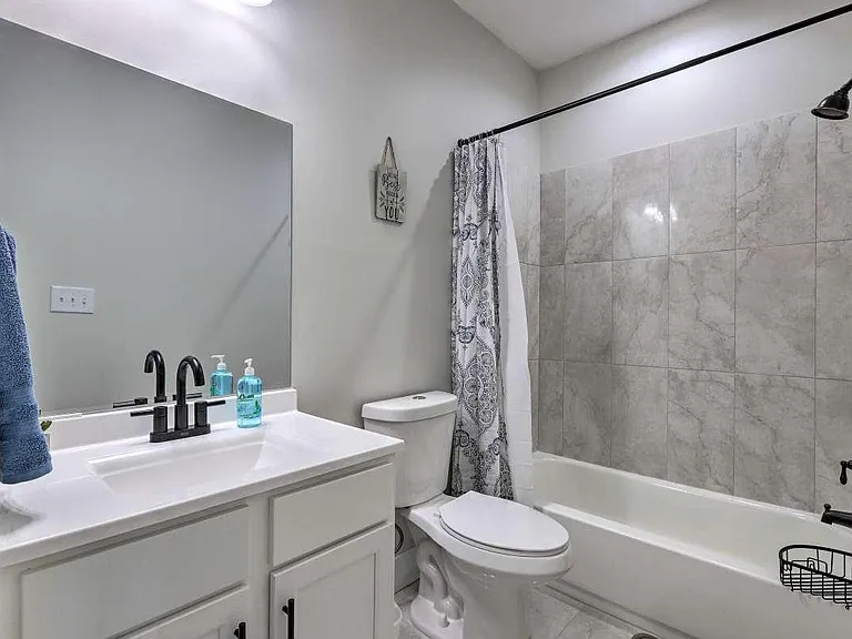 1085 Oglethorpe St #B — Photo 6