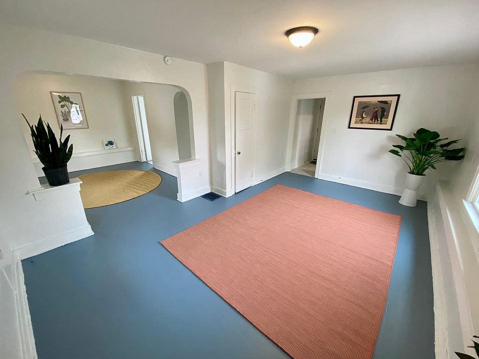 1st image of 832 Walton Ave #B