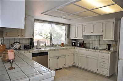 3rd image of 806 Machado Ln