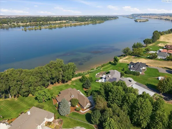 12515 Eagle Reach Ct, Pasco, WA 99301