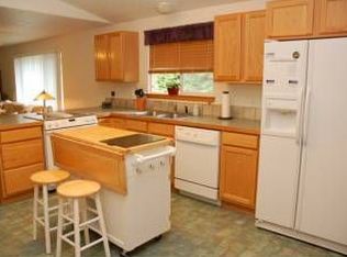 15240 NE Kincaid Rd, Newberg, OR 97132