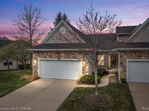 3561 Grove Ln, Auburn Hills, MI 48326