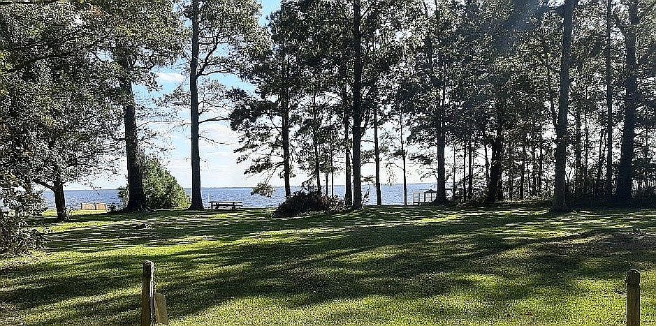 2nd image of 115 Nixons Beach Rd