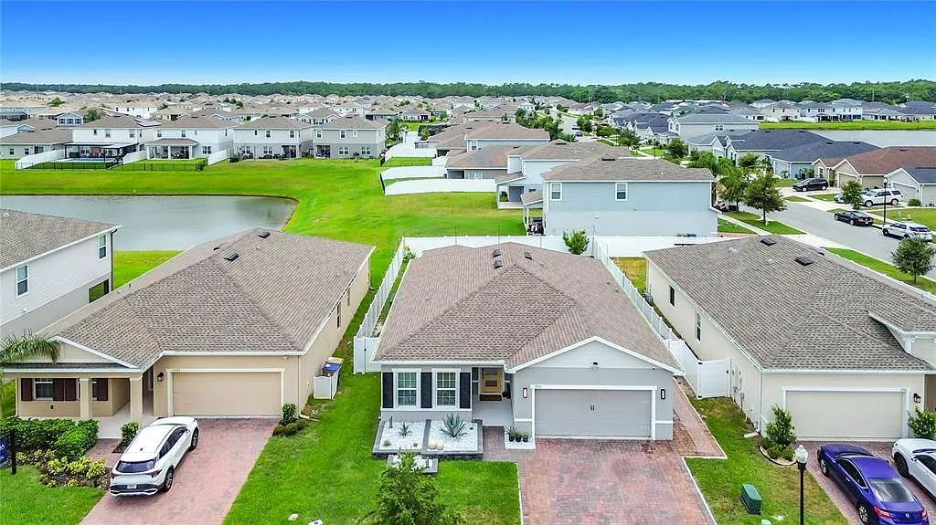 4 bed, 2.0 bath, 1802 sqft, $2,500 — Photo 1