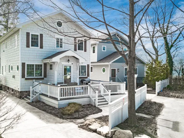 10386 Town Line Rd, Union Pier, MI 49129